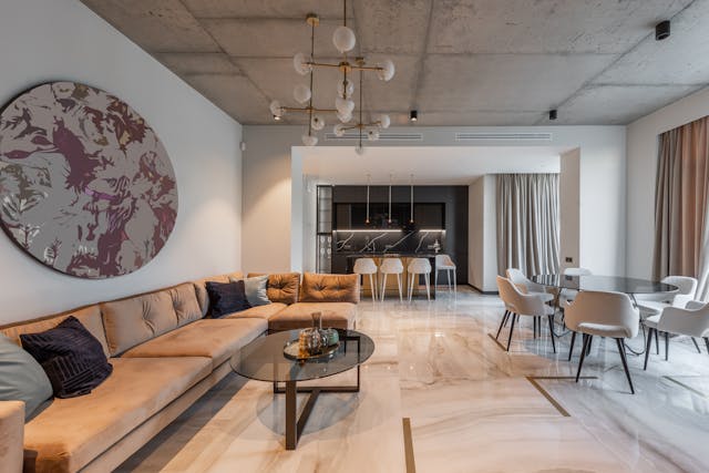 Een stijlvolle woonkamer begint bij de juiste tegels