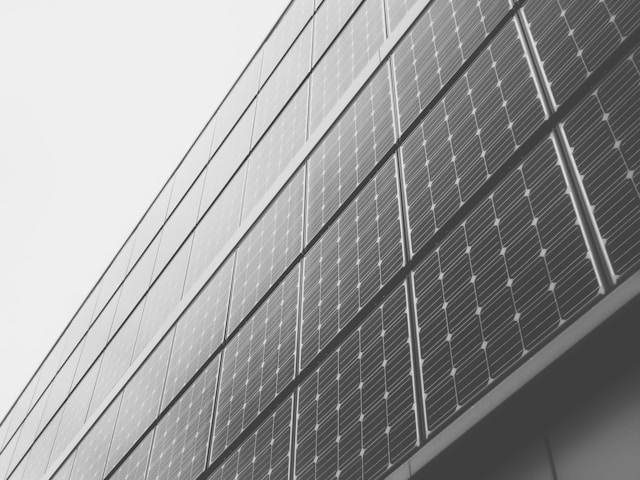 Zonnepanelen laten plaatsen op het dak